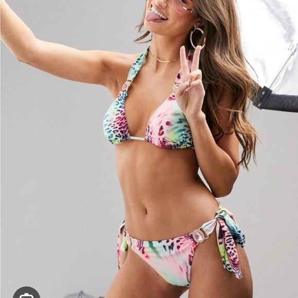 Moda Minx Pink and Blue Bikini animal
Print Set with Adjustable Ties - Picture 1 of 6